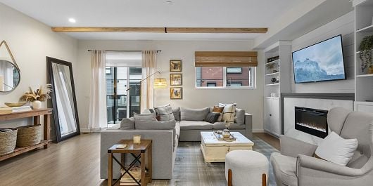 147 4738 Hemlock Way