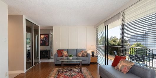 204 650 16TH STREET, West Vancouver BC V7V 3R9