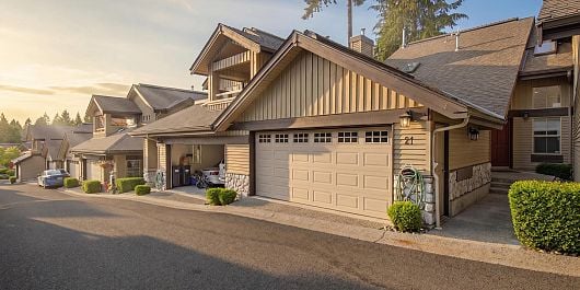 21 1550 Larkhall Crescent