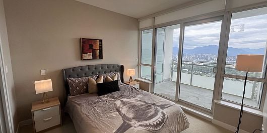 35XX 4508 HAZEL ST., Vancouver BC V5H 0E4