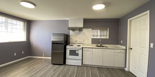 1 Bed Suite 5536 NEVILLE STREET, Burnaby BC V5J 2H7