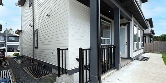 Lower Suite 7137 204A STREET, Langley BC V2Y 3S7