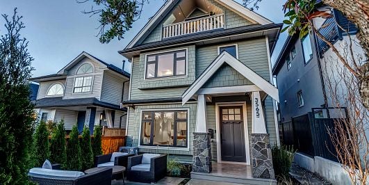 Photo of 1 3565 TRIUMPH STREET in East Vancouver