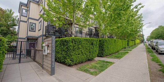 Photo of 207 2263 TRIUMPH STREET, Vancouver BC V5L 1L2 in East Vancouver