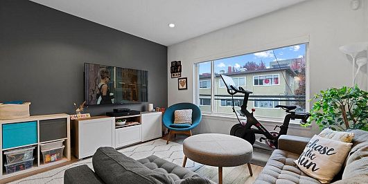 Photo of 216 455 E 16th Avenue in East Vancouver