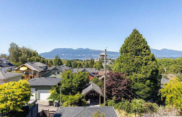 3755 W 13TH AVENUE Point Grey