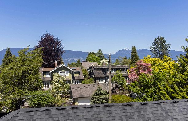 4269 W 13TH AVENUE Point Grey