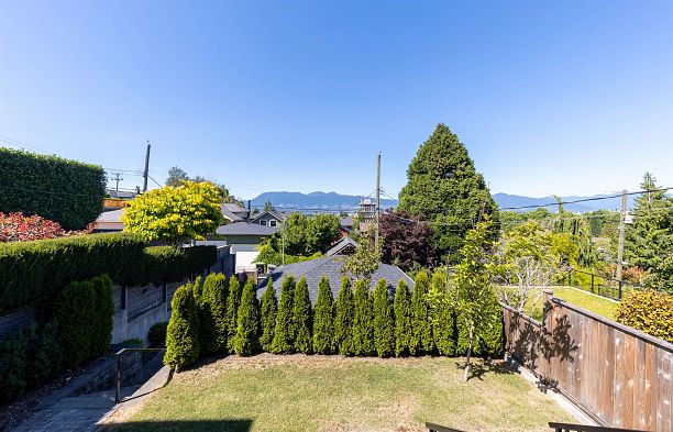 3755 W 13TH AVENUE Point Grey