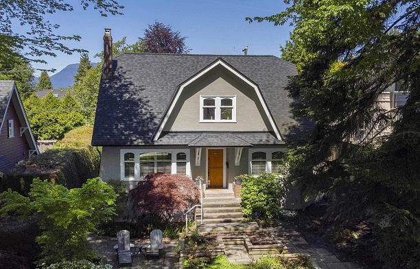 4269 W 13TH AVENUE Point Grey