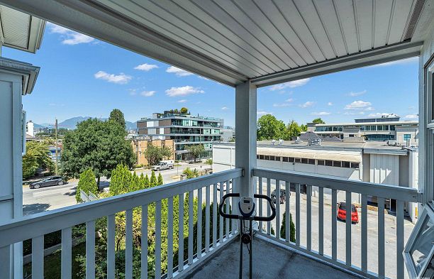 306 1858 W 5TH AVENUE Kitsilano