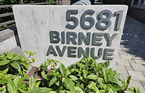 303 5681 BIRNEY AVENUE University VW