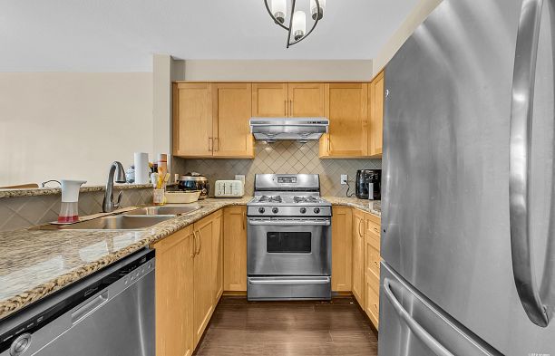 306 1858 W 5TH AVENUE Kitsilano