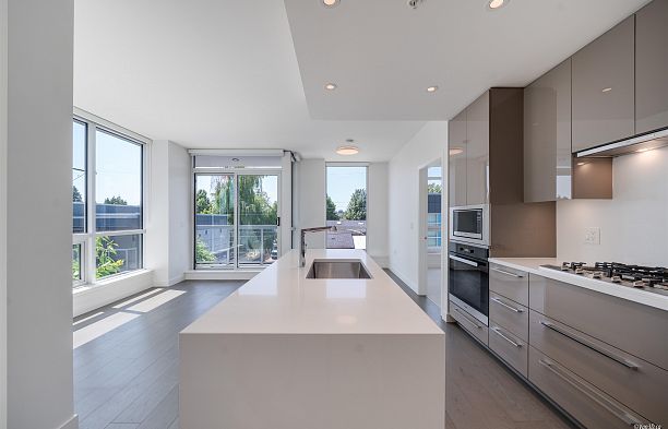 211 5189 CAMBIE STREET Cambie