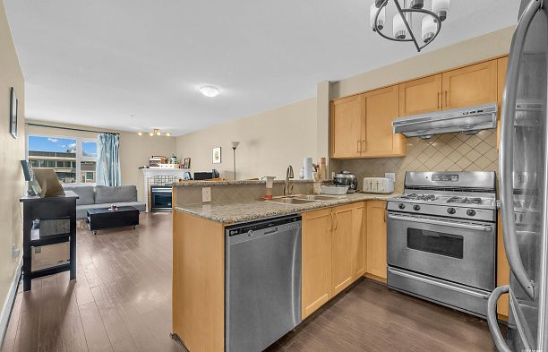 306 1858 W 5TH AVENUE Kitsilano