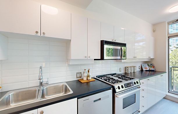 308 1478 W HASTINGS STREET Coal Harbour