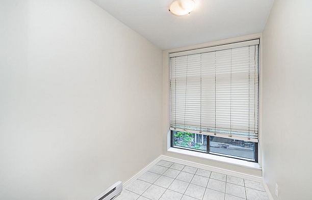 301 2015 TRAFALGAR STREET Kitsilano