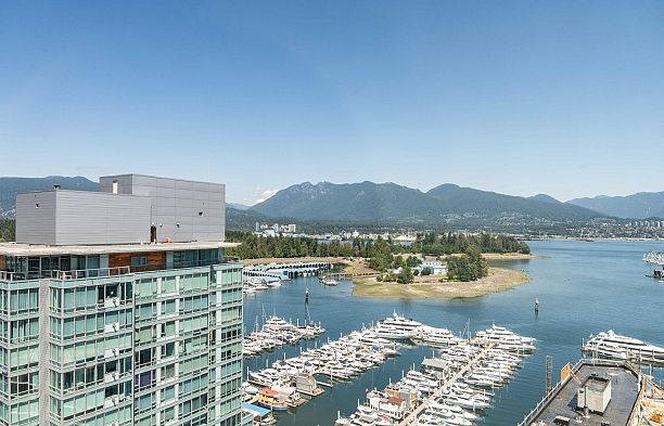 2001 588 BROUGHTON STREET Coal Harbour