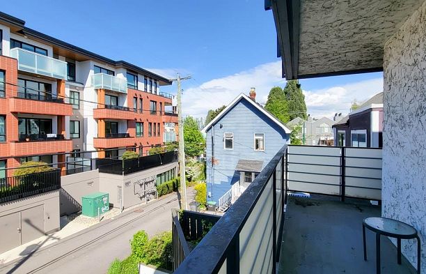 204 1933 W 5TH AVENUE Kitsilano