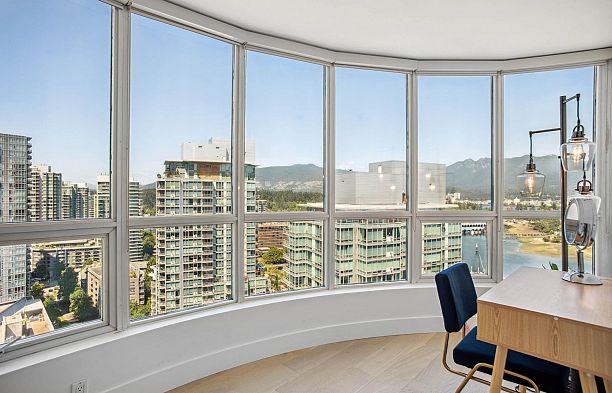 2001 588 BROUGHTON STREET Coal Harbour