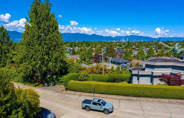 4085 PUGET DRIVE Arbutus