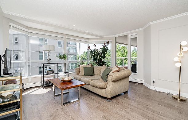 613 518 MOBERLY ROAD False Creek