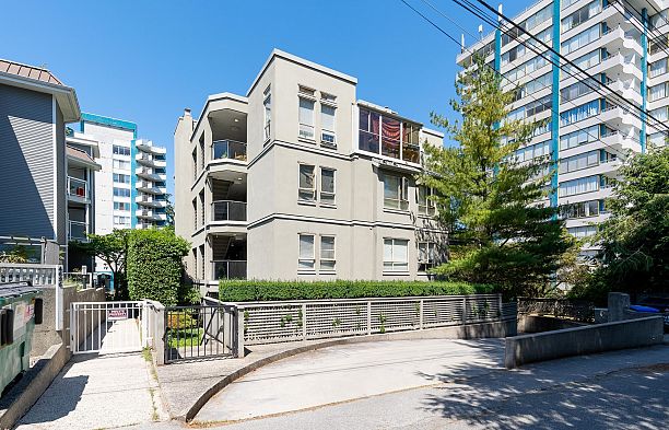 301 4688 W 10TH AVENUE Point Grey