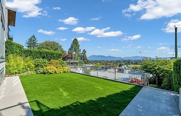 4422 QUESNEL DRIVE Arbutus