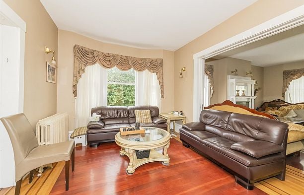 1453 LAURIER AVENUE Shaughnessy