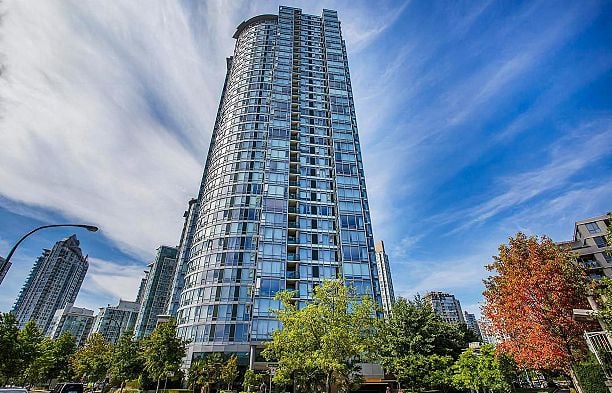 2208 1033 MARINASIDE CRESCENT Yaletown