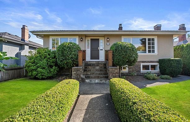 3178 W 16TH AVENUE Arbutus