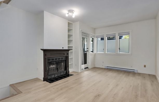 2415 W 6TH AVENUE Kitsilano