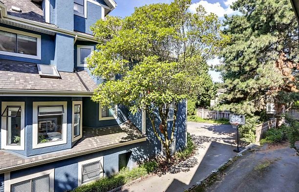 2415 W 6TH AVENUE Kitsilano