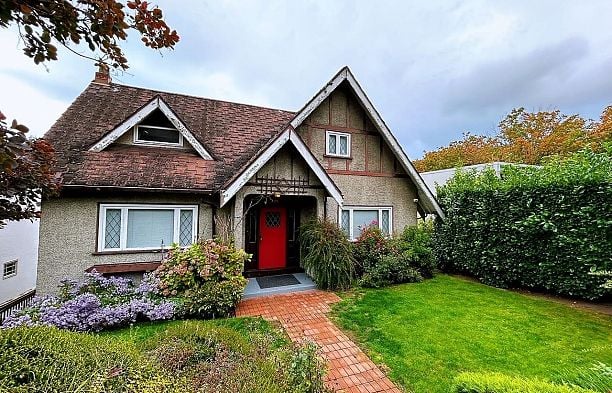 4309 LOCARNO CRESCENT Point Grey