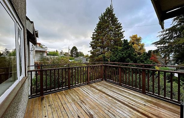 4309 LOCARNO CRESCENT Point Grey