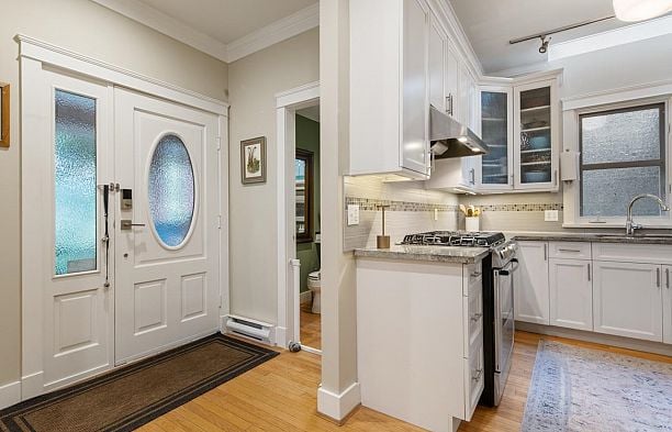 1915 W 13TH AVENUE Kitsilano