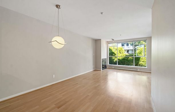 304 2268 W 12TH AVENUE Kitsilano