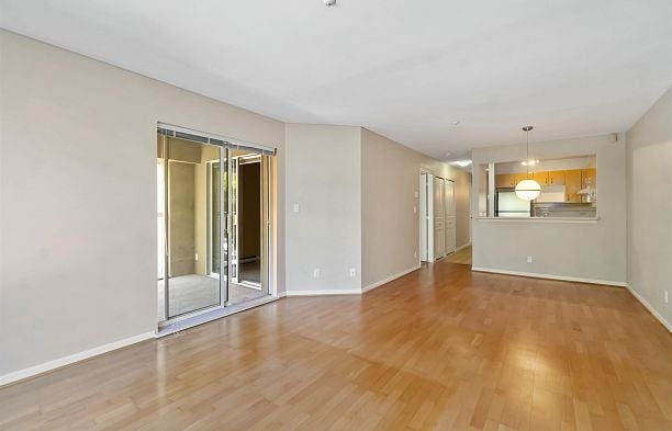 304 2268 W 12TH AVENUE Kitsilano