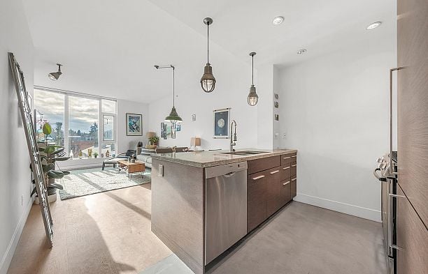 412 2528 MAPLE STREET Kitsilano