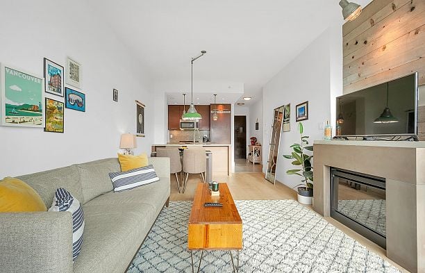 412 2528 MAPLE STREET Kitsilano