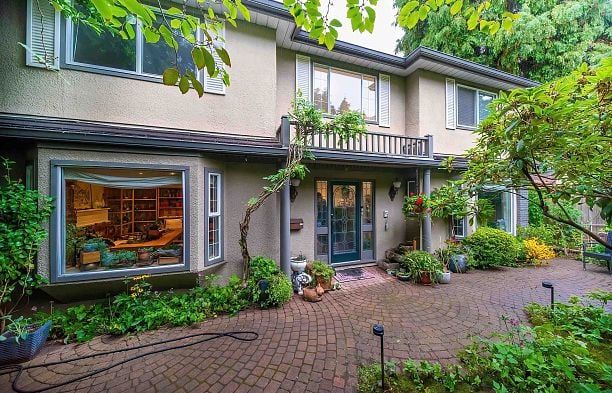 4333 LOCARNO CRESCENT Point Grey