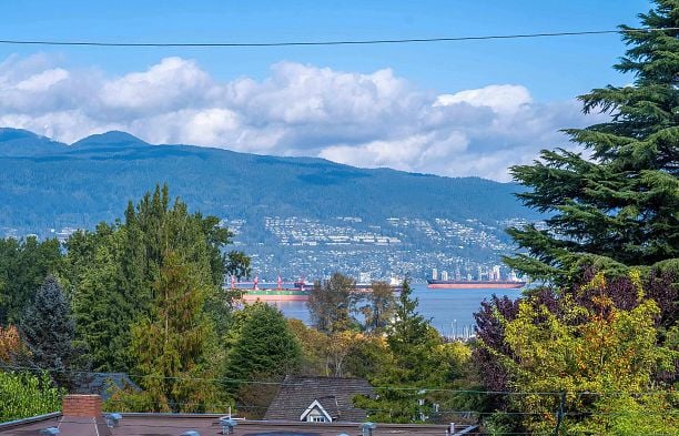 4333 LOCARNO CRESCENT Point Grey