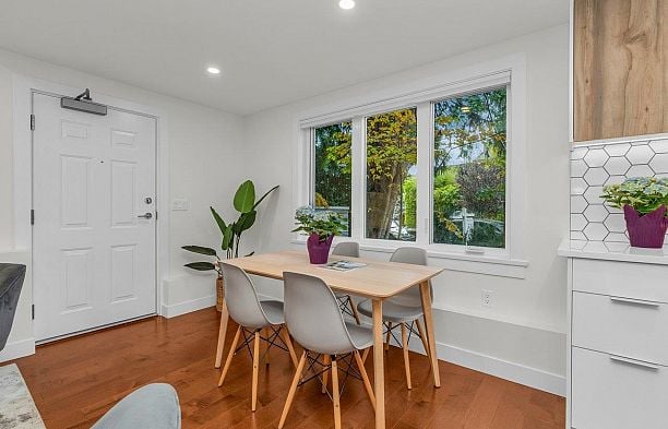 1 3536 POINT GREY ROAD Kitsilano