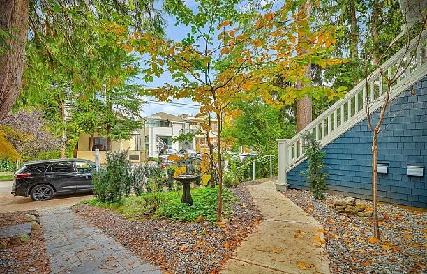 1 3536 POINT GREY ROAD Kitsilano