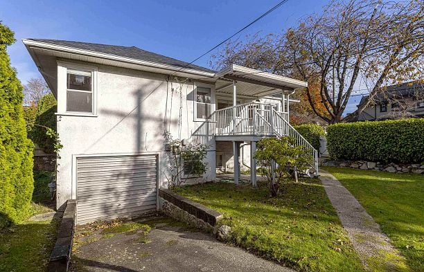 3806 W 3RD AVENUE Point Grey