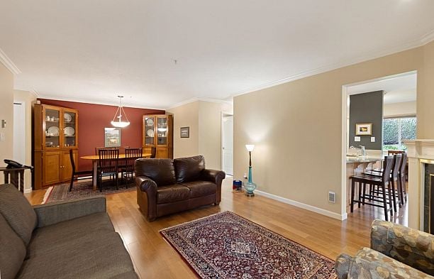 103 7520 COLUMBIA STREET Marpole