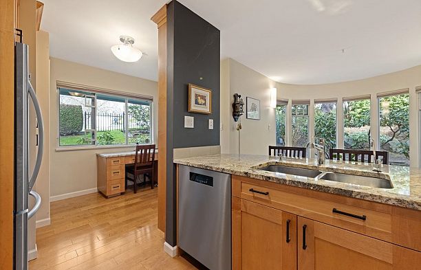 103 7520 COLUMBIA STREET Marpole