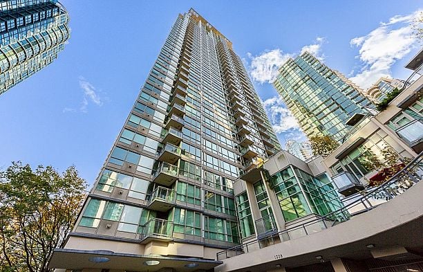 2807 1328 W PENDER STREET Coal Harbour