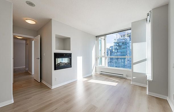 2807 1328 W PENDER STREET Coal Harbour