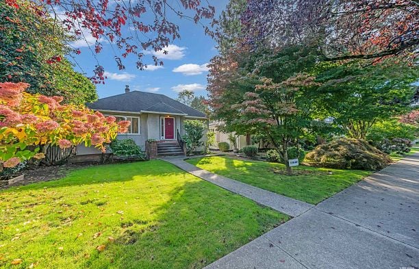 2408 W 22ND AVENUE Arbutus