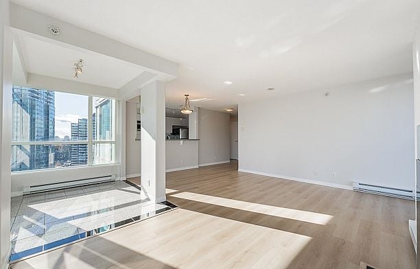 2807 1328 W PENDER STREET Coal Harbour